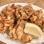 肉汁餃子と190円レモンサワー しんちゃん - でっかい鶏唐（３個＋追加１個）