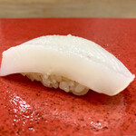 鮨 天ぷら 祇園いわい - ③紋甲イカ(細かい“仕事”をしている)