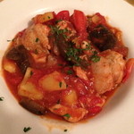 クッチーナ笑多 - ２０１３年１１月５～９日のお肉料理のランチ「若鶏のトマト煮」（１，０００円）サラダ・パン（足りなければライスも）・コーヒーor紅茶付