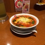 太陽のトマト麺 - 受け皿付き