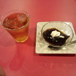 中国料理 五十番 - 食後のコーヒーゼリーとウーロン茶