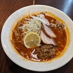 旭川らーめん かじべえ - 火山らーめん+激辛+チャーシュー2枚。