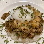 jimbocho - 薬膳キーマカレー海老のたるたる添え