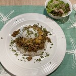 jimbocho - 薬膳キーマカレー海老のタルタル添え