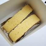 ひなたぼっこ - 米粉の洋梨ロールケーキ