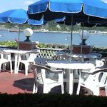 窓から見える海