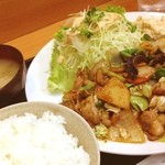 定食屋　イワイ - スタミナ定食600円