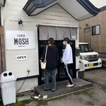 RAMEN MOSH - 外観①