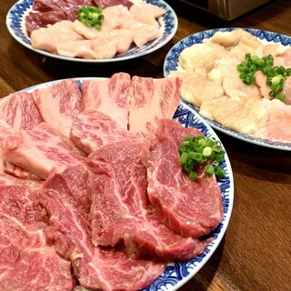 We offer carefully selected exquisite Wagyu beef at reasonable prices!