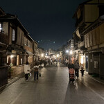 鮨 天ぷら 祇園いわい - 【近隣風景】夜の京都もいいねぇ(花見小路通り)