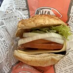 A&W - 2023/10/25 ランチで利用。コンボ(モッツァバーガー＆スーパーフライ＆ルートビア)(1,030円)
　