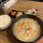 バンジハ - 干し鱈スープ(あっさりなのに濃厚でぺろっといけちゃいます)