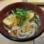 回転寿司　すし丸 - うどんは半玉なのでお寿司もたっぷりいただけます。