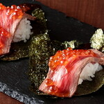 Taishuusakaba Terasu - いくらつつみお肉のお寿司