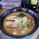 Men Zan - 豚骨醤油ラーメン@950円