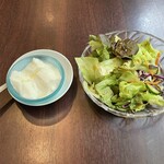 Chuugokusai Shoukouen - サラダと杏仁豆腐