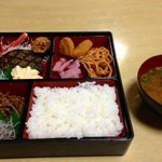 すずか - お弁当ですから､ご飯以外は冷めてました