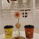 マーメイド コーヒー ロースターズ - クッキー3種(ココナッツ、ココア、紅茶味)とコーヒー