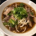 らーめんまがり - 醤油ラーメン全部乗せ