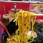 家系ラーメン とらきち家 - 麺リフト