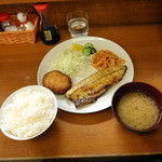ポんタDINING - 焼魚定食（甘塩サバ）600円+男爵コロッケ50円