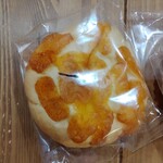 春風堂 工場売店 - 肉まん風のパン