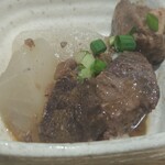 海鮮原始焼 ろば炭魚 - 大根とマグロの頬肉の煮つけ〜ちょっとクセのある部位だけど、好きになったらクセになる味かもねぇ〜(；´∀｀)