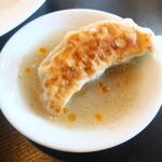 餃子荘いつから だるまや - 餃子は酢コショウで♪