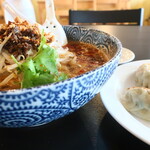 餃子荘いつから だるまや - しびれ担々麺＆焼餃子