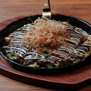 The juicy Hamburg and fluffy Okonomiyaki are also exquisite.