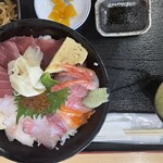 炭火活烹三是 - 大海鮮丼(1,100円)