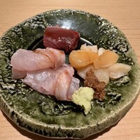 すが弥 - 左下の笛鯛の旨みが沁みます