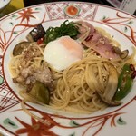 先斗入ル - 京都産もち豚と丹波しめじの具だくさん醤油バター
            