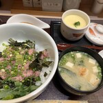 海鮮丼 日の出 - 
