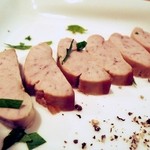 アシェット - ある乳製品に漬け込んで、脱水していくんだそうで、大変手間のかかる工程なんだと思いました。