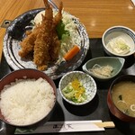 正直家 - エビフライ定食　六本木でこのボリュームで@1,000はご立派d(>_･ )ｸﾞｯ!