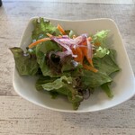 On Fleek Cafe - ランチセットのサラダ