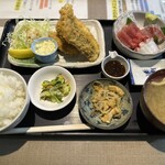 食彩 けいまり - 料理写真:タラとマグロのフライとミニ刺身定食1300円