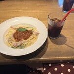 B cafe - 料理写真:ホワイトナポリタンとアイスコーヒー