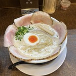 Mitsuba - 豚CHIKIしょうゆチャーシューメン(大盛り)