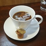 キッチン ブルー グローブ - ミルクを入れます