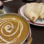 ナマステ - 海老カレーとチーズナン