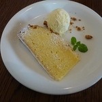 トラットリア ルンガルノ - レモンバターチーズ＆ホワイトチョコレートのジェラート