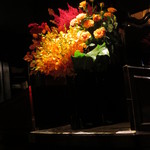 銀座 レカン - 花もいつもきれいです。