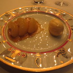 銀座 レカン - 洋梨のフランベ スパイス風味　ハチミツのグラスと共に。