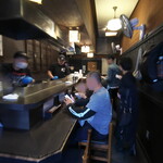 丿貫 - 店内（入り口側から）