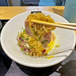 超純水採麺 天国屋 - 比内地鶏の脂を使ったタレに名古屋コーチンの濃厚な卵が加わって、とても美味しいです