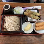 長岡屋 - ちくわ天+お稲荷+半そばのセット