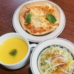 うふふ - UFUFUセットのサラダ・スープ・マルゲリータピザ