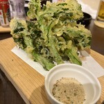 地酒と道産食材 一笑 - 滝川菜の花の天ぷら600円